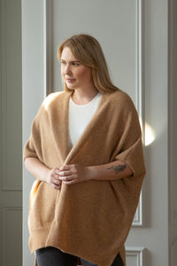 Poncho women made of natural fibers