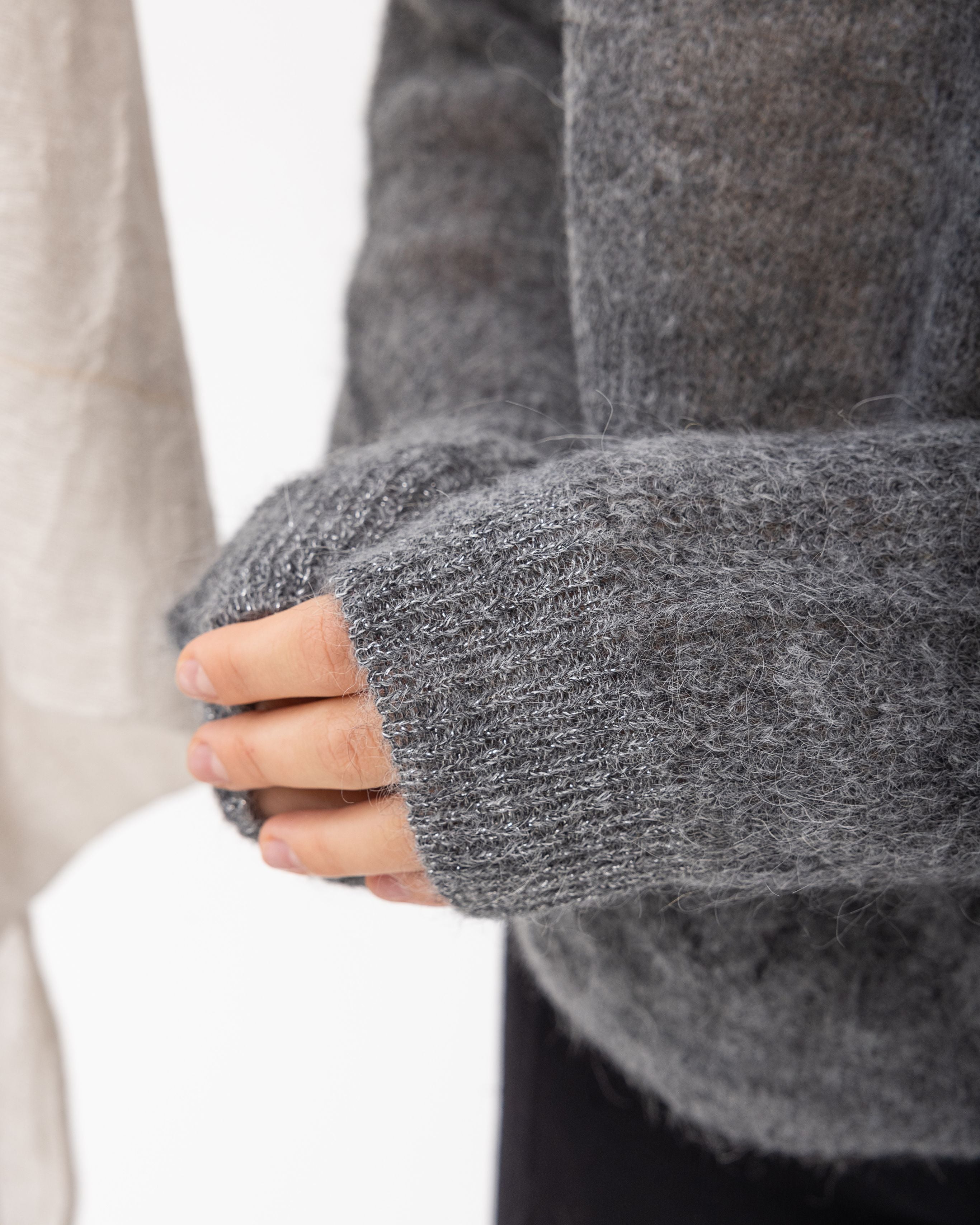 Sweater  women in black color