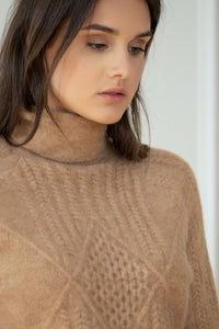 Turtleneck Sweater with raglan sleeves